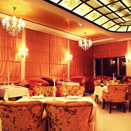 East Legend Hotel Баку Екстериор снимка