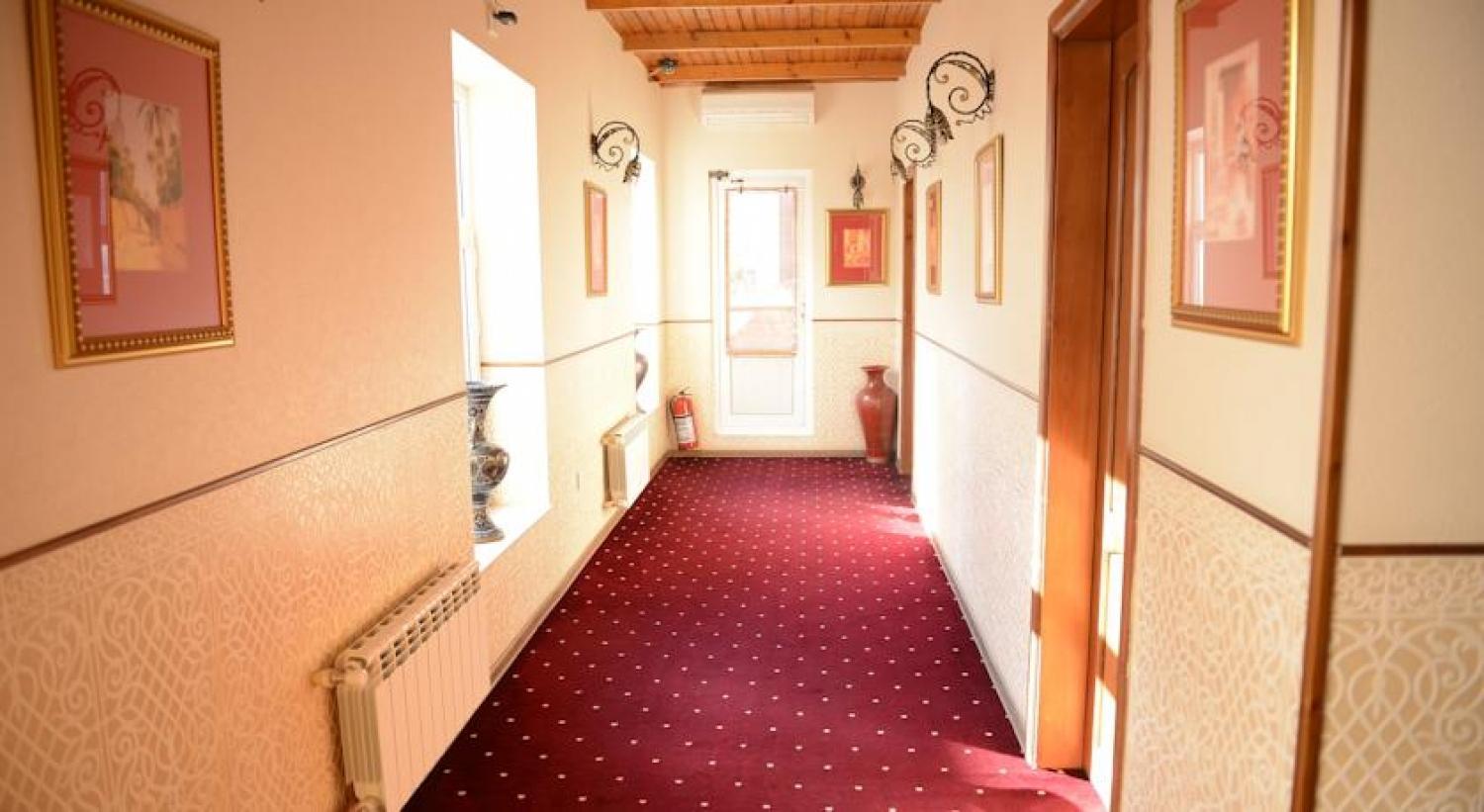 East Legend Hotel Баку Екстериор снимка