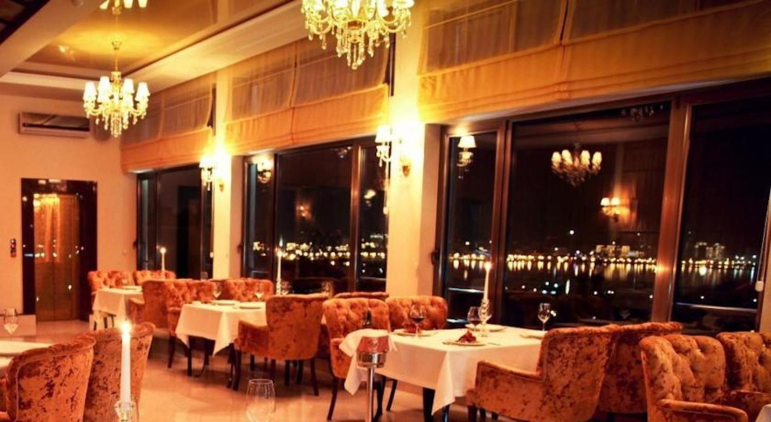 East Legend Hotel Баку Екстериор снимка