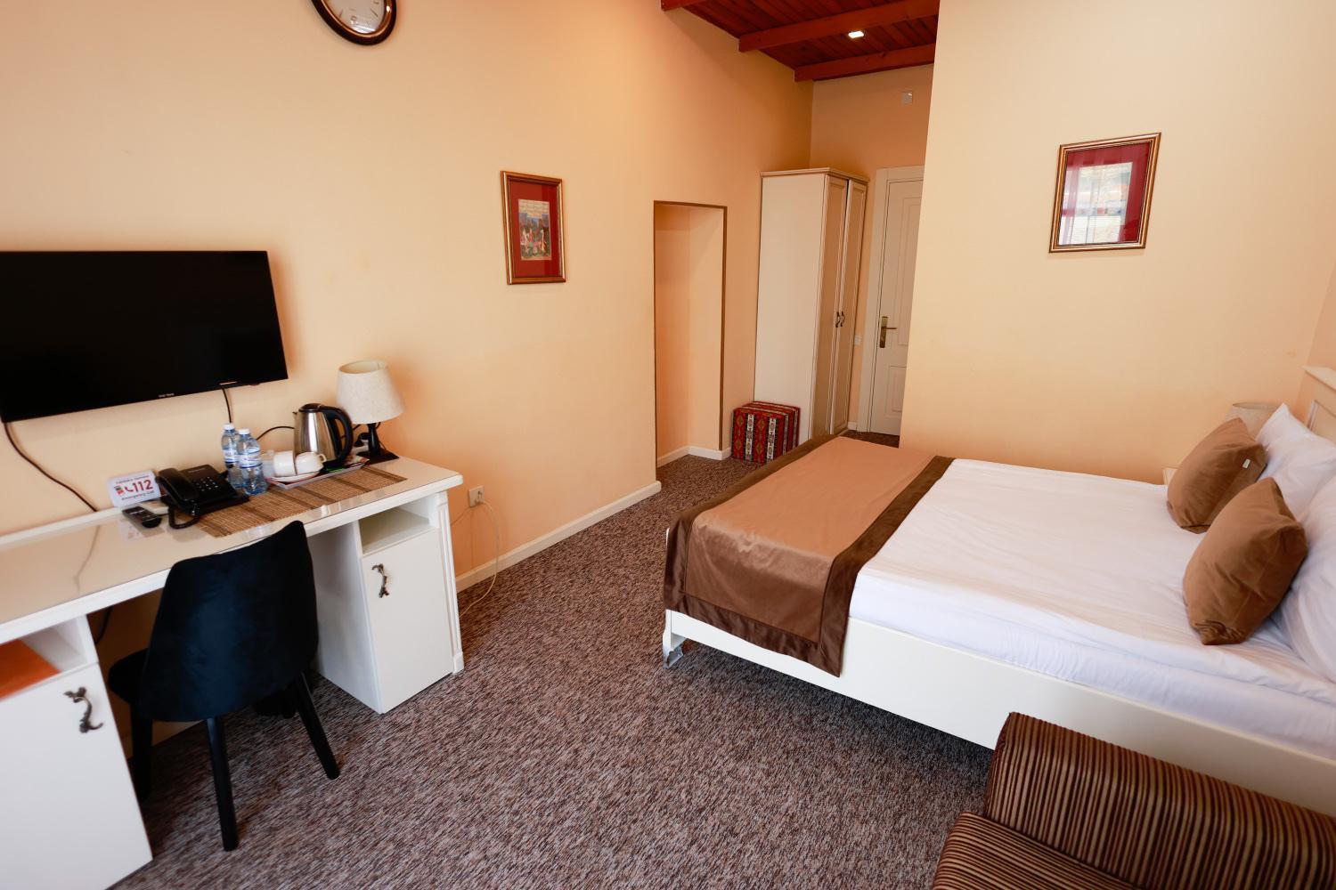 East Legend Hotel Баку Екстериор снимка