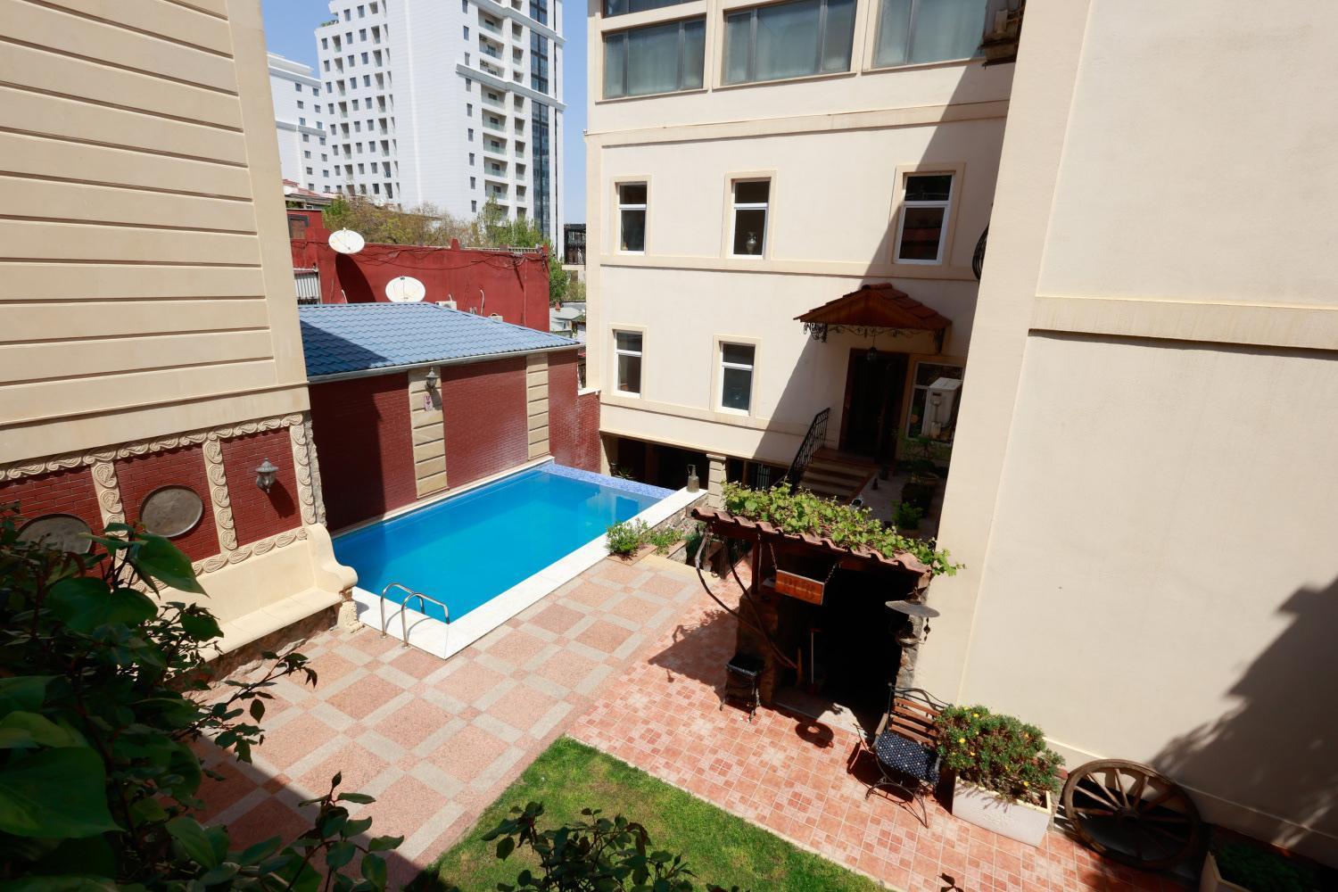 East Legend Hotel Баку Екстериор снимка