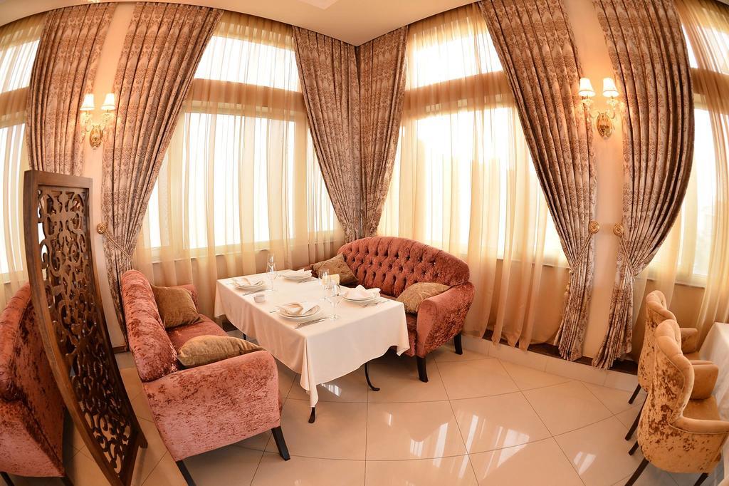 East Legend Hotel Баку Екстериор снимка