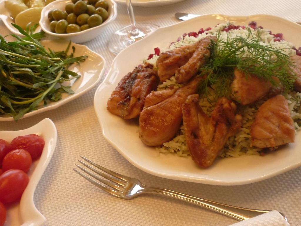 East Legend Hotel Баку Екстериор снимка