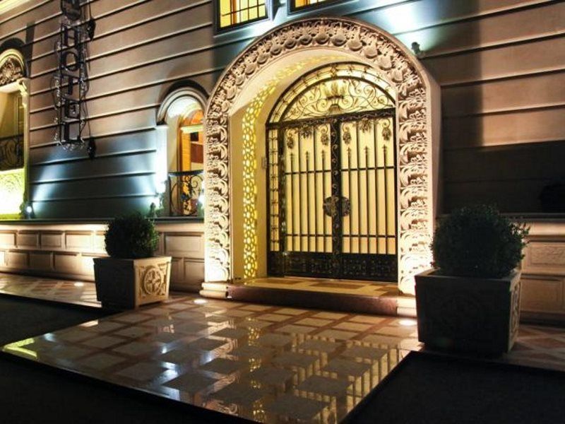 East Legend Hotel Баку Екстериор снимка