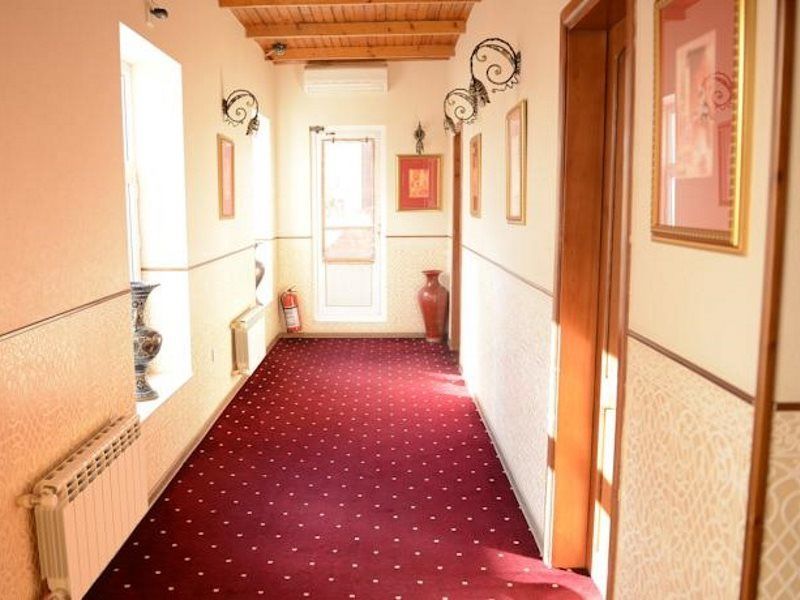 East Legend Hotel Баку Екстериор снимка