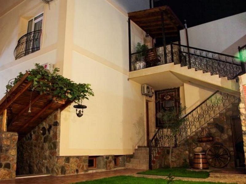 East Legend Hotel Баку Екстериор снимка