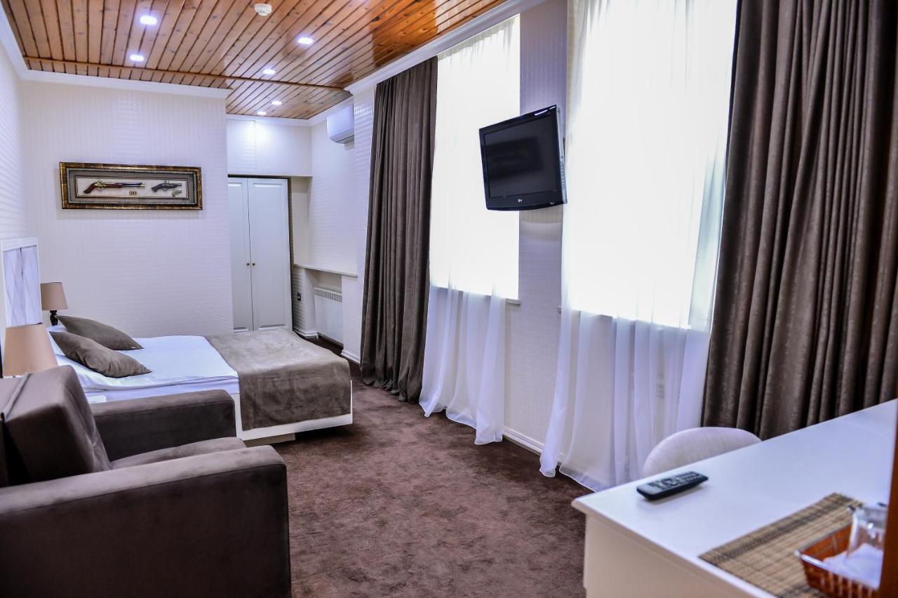 East Legend Hotel Баку Екстериор снимка